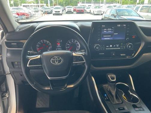 2022 Toyota Highlander LE