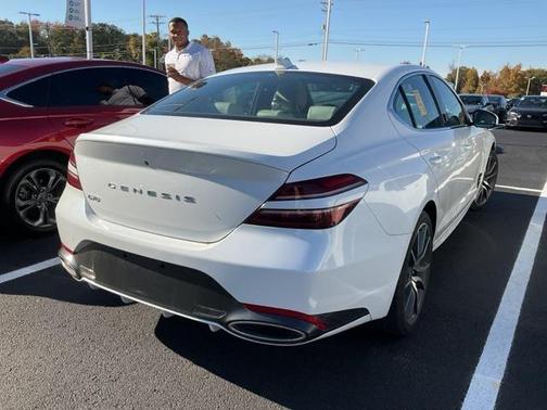2024 Genesis G70 2.5T RWD