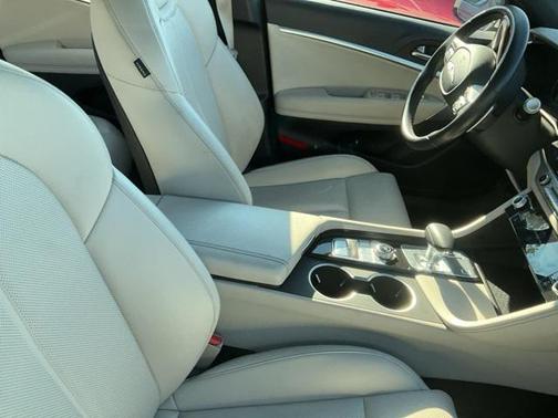 2024 Genesis G70 2.5T RWD