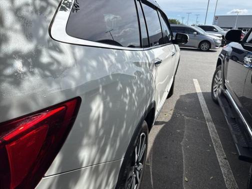 2022 Honda Pilot Touring 8-Passenger