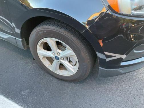 AGATE BLACK METALLIC 2021 Ford Edge SE