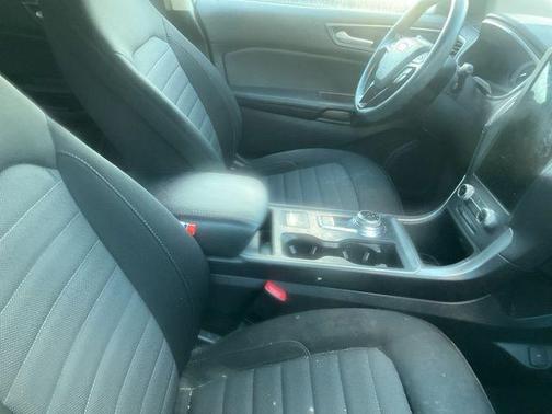 AGATE BLACK METALLIC 2021 Ford Edge SE