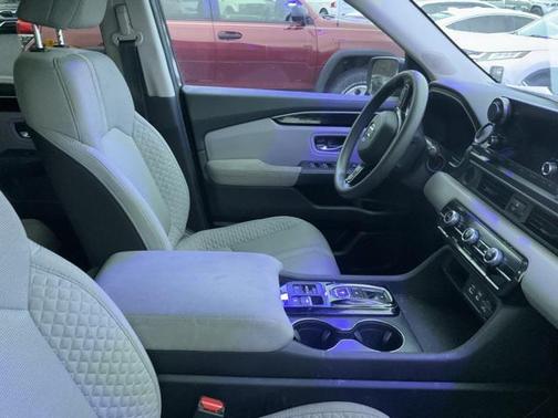 2023 Honda Pilot AWD LX