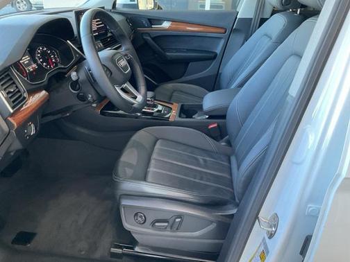 2023 Audi Q5 40 Premium
