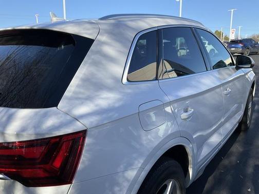 2023 Audi Q5 40 Premium