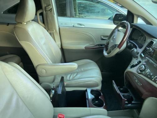 2011 Toyota Sienna Limited