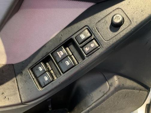 2014 Subaru Forester 2.5i