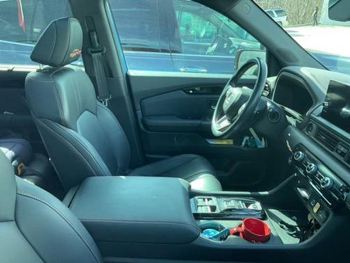 2023 Honda Pilot AWD TrailSport