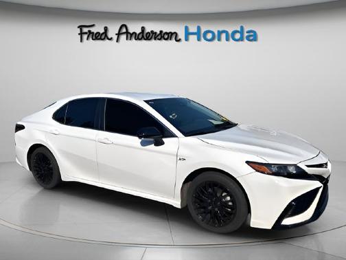 Ice Cap 2024 Toyota Camry SE