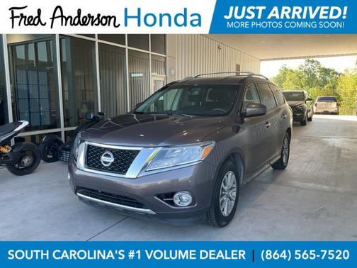 2016 Nissan Pathfinder SV