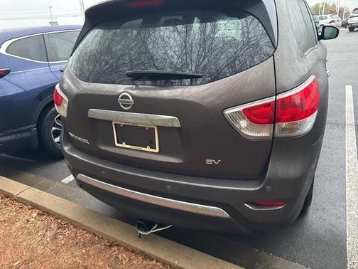 2016 Nissan Pathfinder SV
