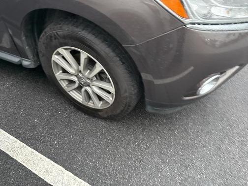2016 Nissan Pathfinder SV