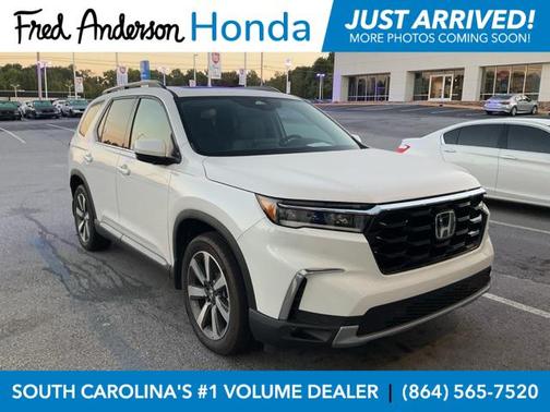 2025 Honda Pilot Touring 8-Passenger