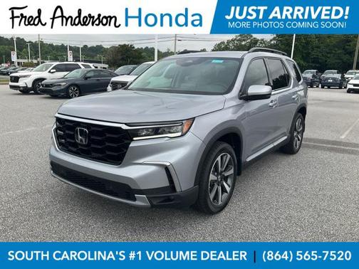 2025 Honda Pilot Touring 8-Passenger