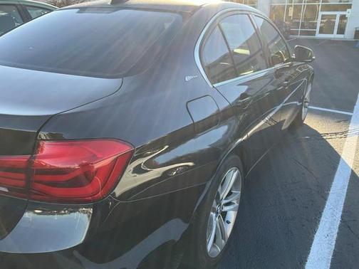 2017 BMW 330e iPerformance