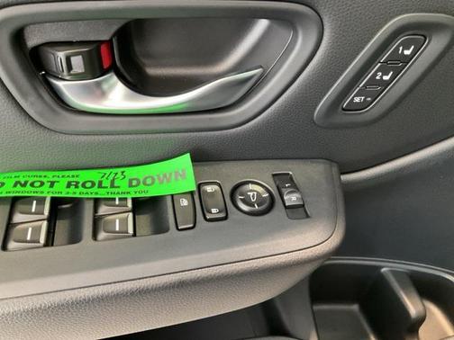 2025 Honda Pilot Touring 8-Passenger