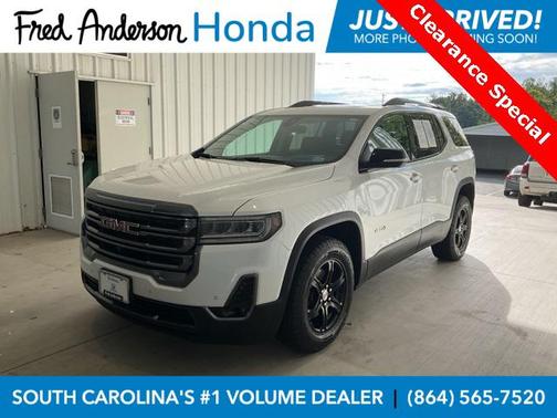 2023 GMC Acadia AWD AT4