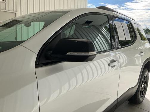 2023 GMC Acadia AWD AT4