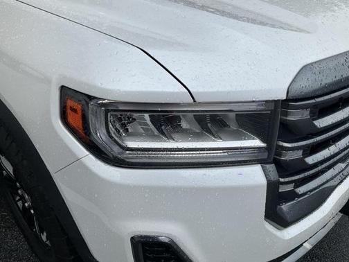 2023 GMC Acadia AWD AT4