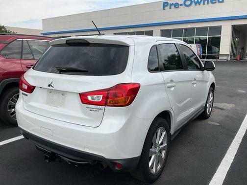 White Pearl 2013 Mitsubishi Outlander Sport ES