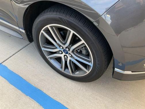 MAGNETIC METALLIC 2019 Ford Edge Titanium