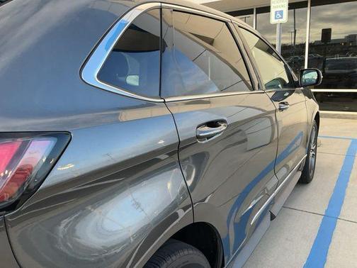 MAGNETIC METALLIC 2019 Ford Edge Titanium