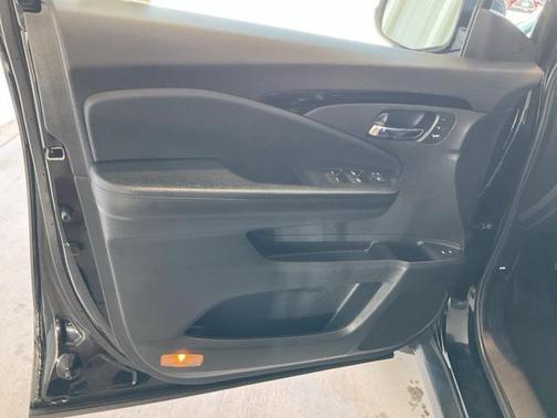 2022 Honda Pilot Touring 8-Passenger