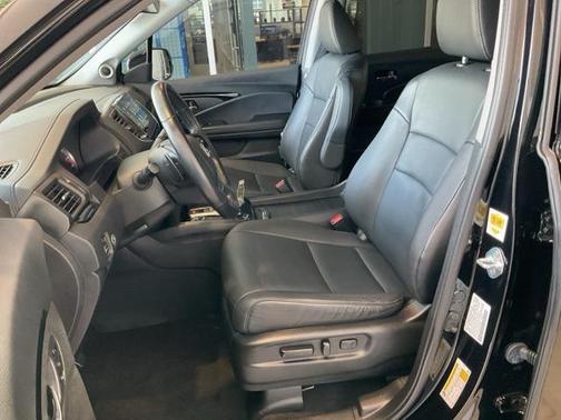 2022 Honda Pilot Touring 8-Passenger