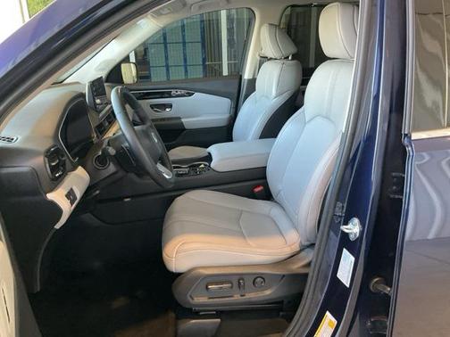 2024 Honda Pilot Touring 8-Passenger
