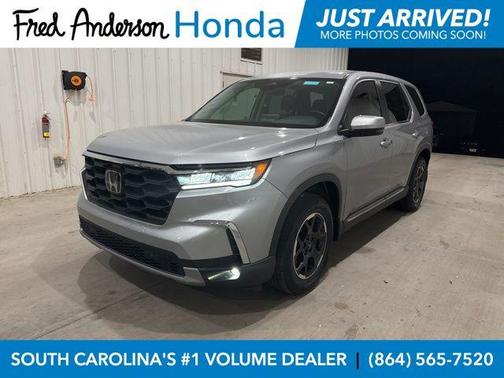 Silver Metallic 2025 Honda Pilot EX-L