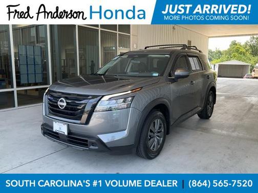 2022 Nissan Pathfinder SV 2WD
