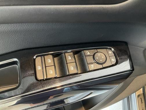 2022 Nissan Pathfinder SV 2WD