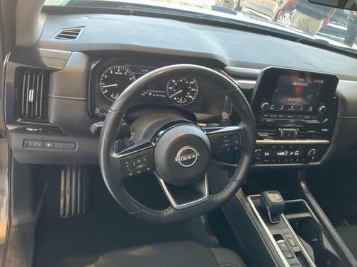 2022 Nissan Pathfinder SV 2WD