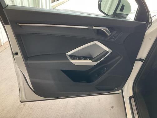 2024 Audi Q3 Premium 45 TFSI S line quattro Tiptronic