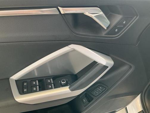 2024 Audi Q3 Premium 45 TFSI S line quattro Tiptronic
