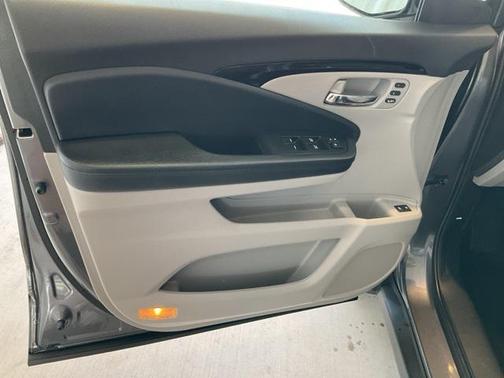 2022 Honda Pilot Touring 8-Passenger