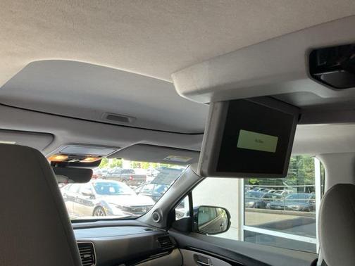 2022 Honda Pilot Touring 8-Passenger