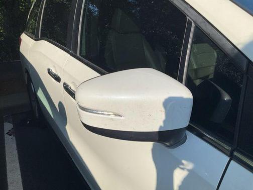 White Diamond Pearl 2018 Honda Odyssey EX-L
