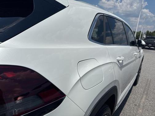 2024 Volkswagen Atlas Cross Sport 2.0T SEL Premium