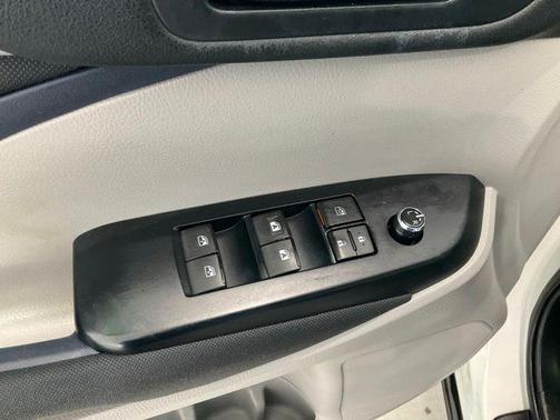 Blizzard Pearl 2018 Toyota Highlander LE