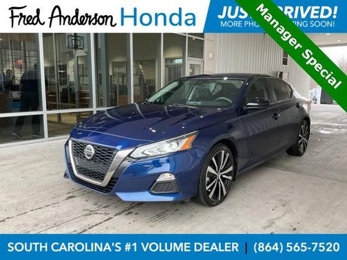 2022 Nissan Altima SR FWD