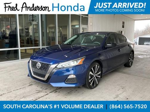 2022 Nissan Altima SR FWD