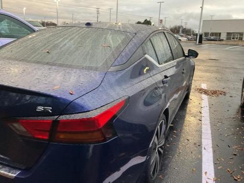 2022 Nissan Altima SR FWD