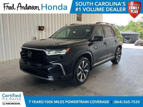 Crystal Black Pearl 2023 Honda Pilot Touring 8-Passenger