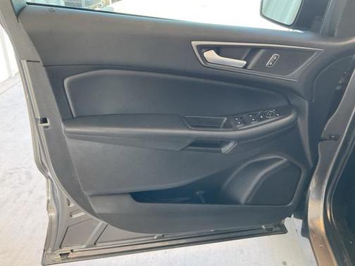 2021 Ford Edge SE
