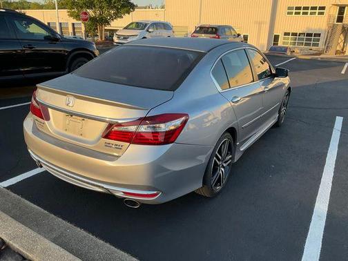 Lunar Silver Metallic 2017 Honda Accord Sport SE