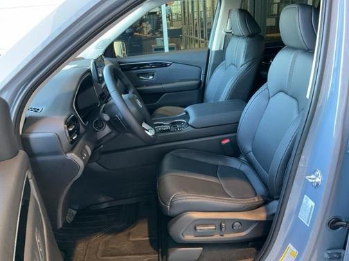 2025 Honda Pilot Touring 8-Passenger