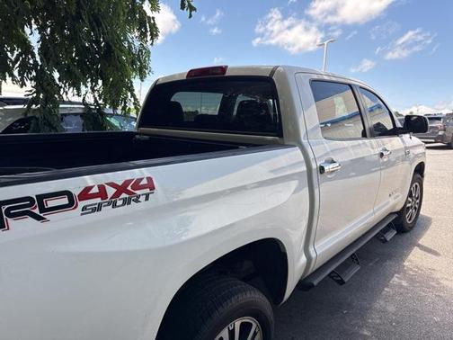 2018 Toyota Tundra SR5