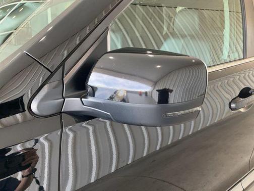 Crystal Black Pearl 2023 Honda Pilot 2WD EX-L 8 Passenger