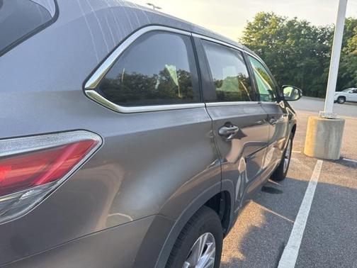 2015 Toyota Highlander LE